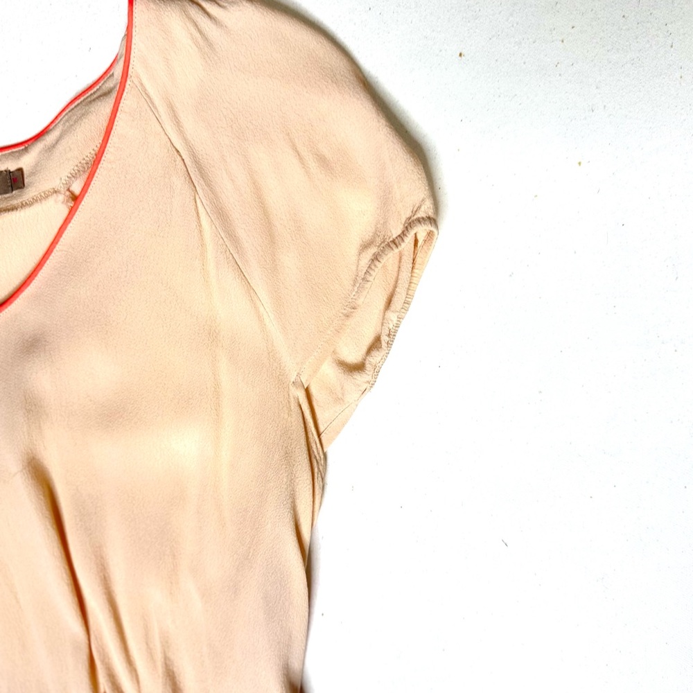 Saint Tropez Cream V-Neck Blouse w/ Orange Piping Short Sleeve High Low Size M - Picture 4 of 7